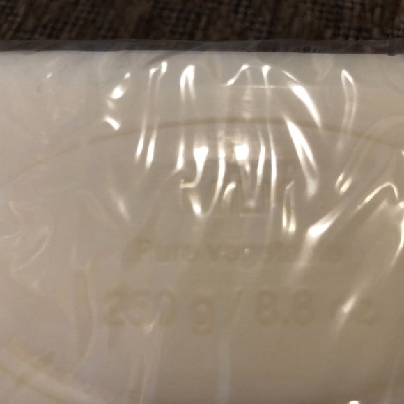 Pre de Provence Pomegranate and Milk Soap Bar 250g 8.8oz ea & Tray Lot 2 NEW NWT - Picture 9 of 13